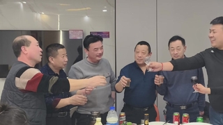 Kadehini kaldırın, zanaatkârın ruhuna saygı gösterin, el ele verin ve birlikte yeni bir yolculuğa çıkın